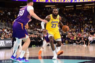 她们背后的 她们背后的