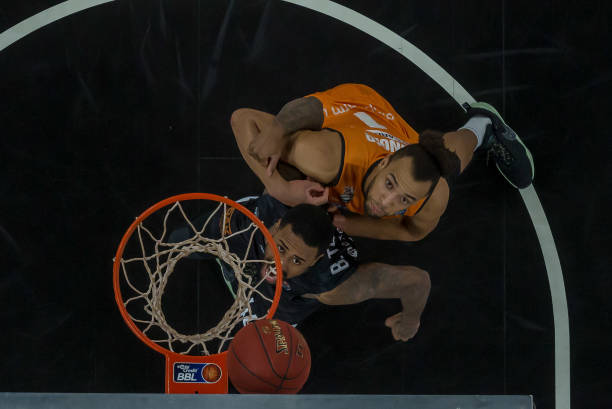 守与进攻节 守与进攻节