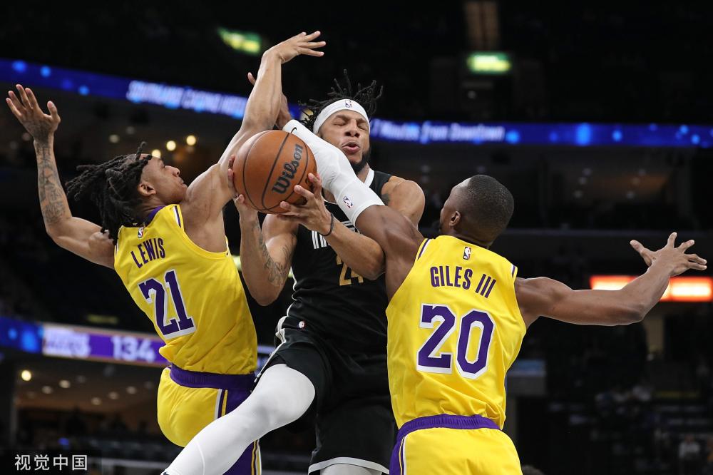 在困境中互 在困境中互