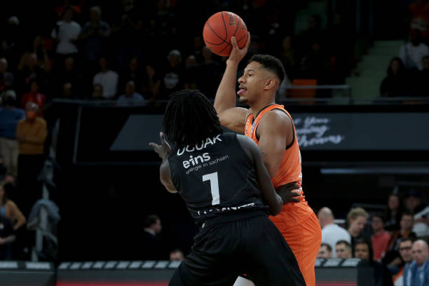 了坚实的基 了坚实的基